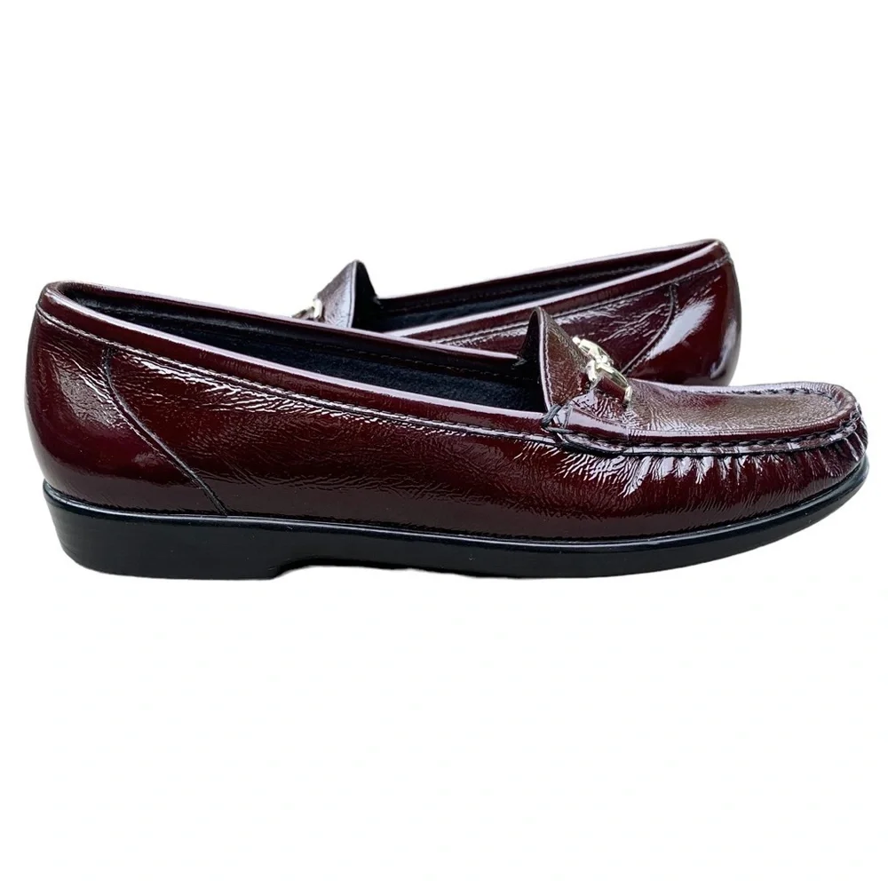 SAS Slip On Loafer 9.5 Narrow Metro Wine Patent Leather Comfort Burgundy